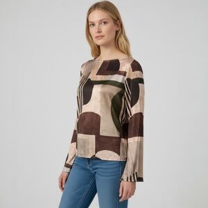 🌻NEW w/tags Shore Women’s Geometrical Print Top Size Medium